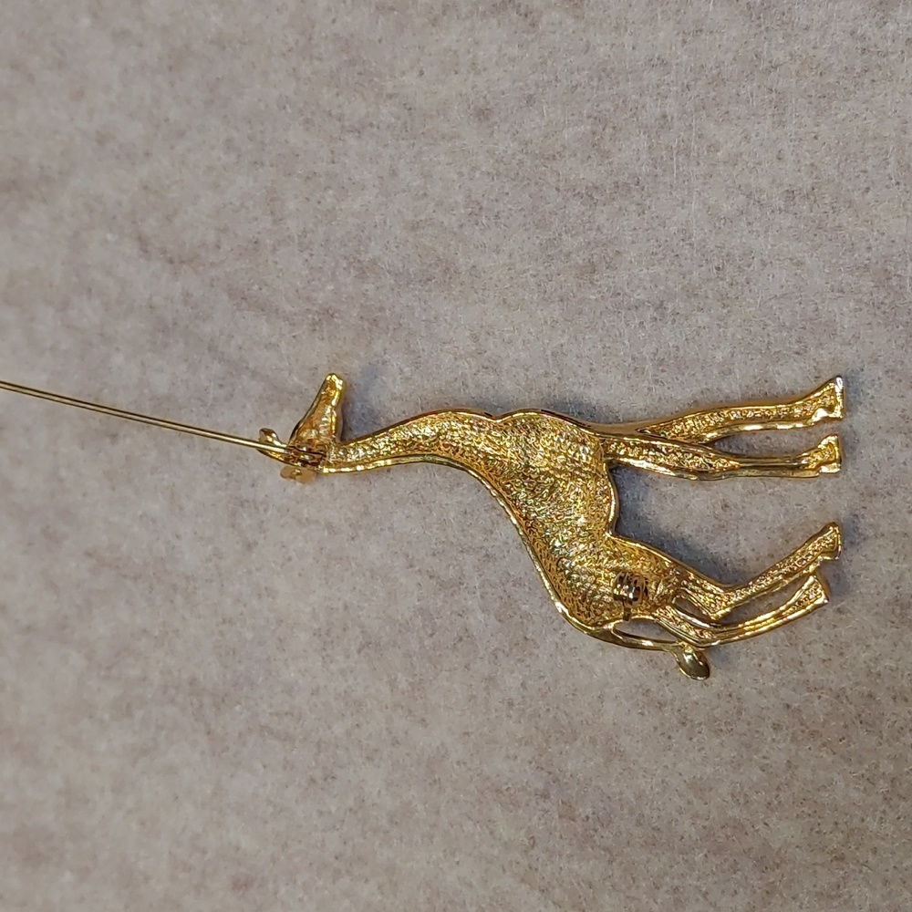 Giraffe Pin Brooch Rhinestone - Picture 5 of 6